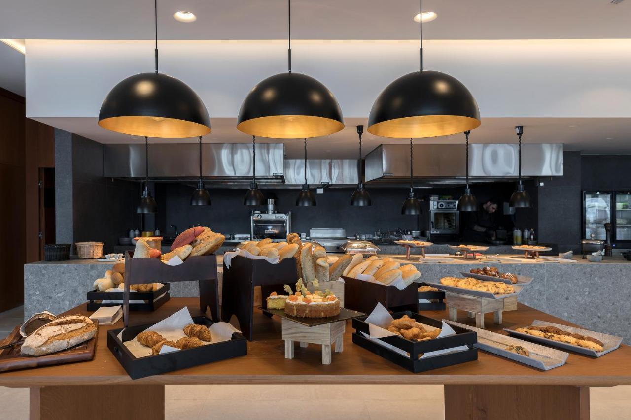 D' Andrea Lagoon All Suites - Adults Only มาร์มารี ภายนอก รูปภาพ The buffet at the lounge